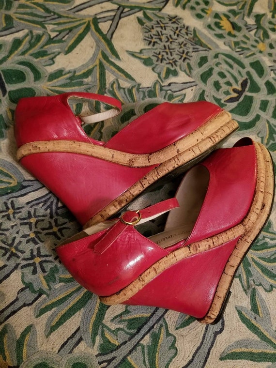 Vintage 70s deadstock red leather platforms size 7