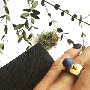 Black porcelain contemporary jewelry ring with a blue porcelain bubble, gold plated, platinum plated image 8