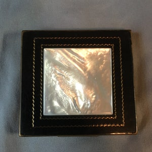 Vintage 1950's Shields Mother of Pearl and Black Enamel Powder Cosmetics Compact image 5