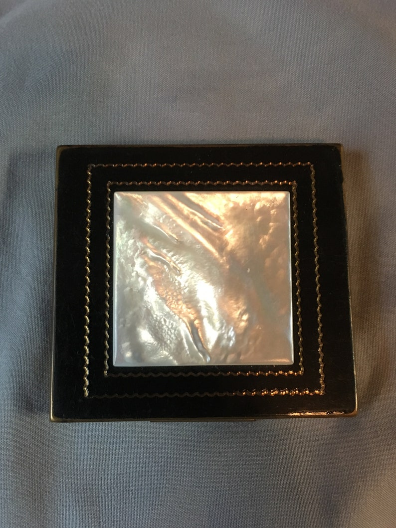 Vintage 1950's Shields Mother of Pearl and Black Enamel Powder Cosmetics Compact image 5