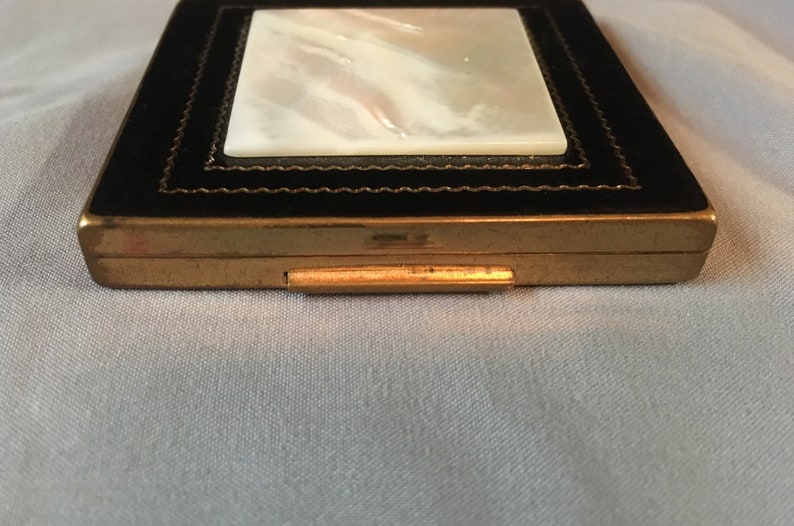 Vintage 1950's Shields Mother of Pearl and Black Enamel Powder Cosmetics Compact image 7