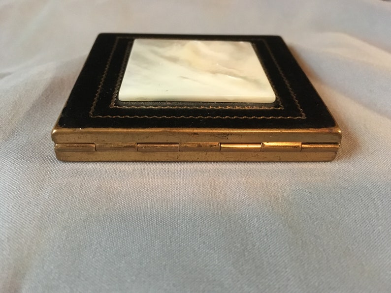 Vintage 1950's Shields Mother of Pearl and Black Enamel Powder Cosmetics Compact image 6