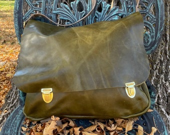 Distressed Green Leather Messenger Style Bag, Backpack/Shoulder Bag, Outside pocket, Removable inside Zippered pouch, Perfect Bag