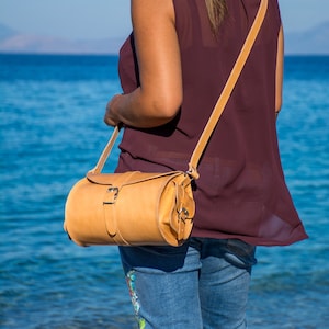 Barrel satchel bag 2025
