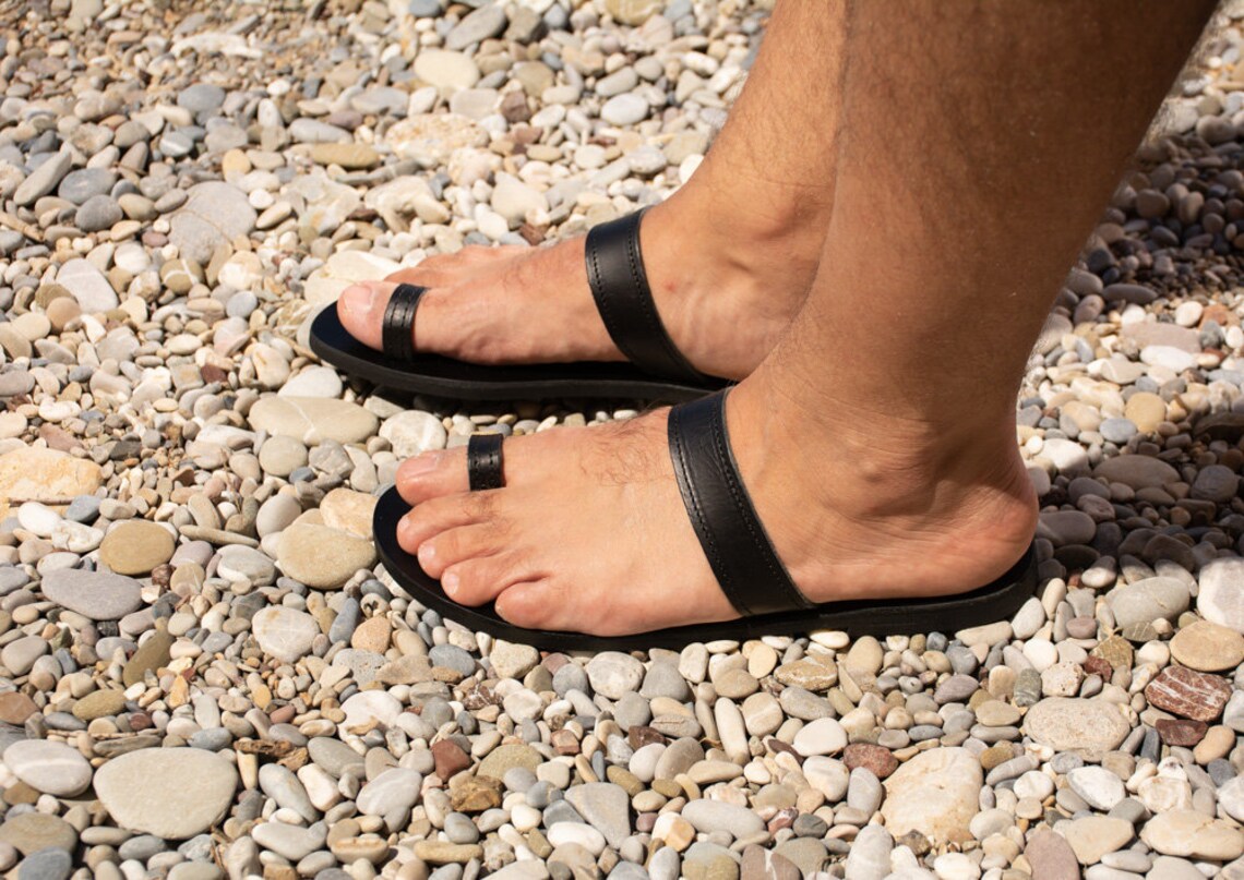 Mens Minimalist Leather Flat Sandals With Toe Ring Handmade Etsy