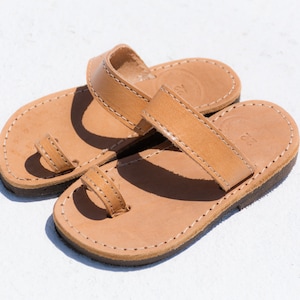 Baby sandals, handamde minimalist Greek sandals in natural leather colour -  Skiathia kid -  KYANIA