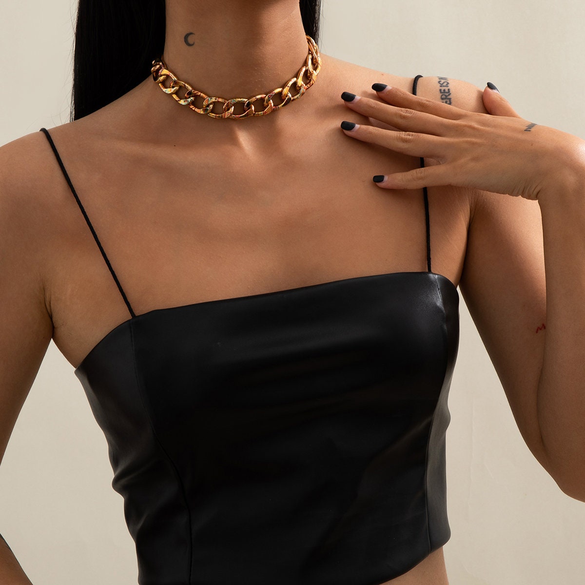 Graffiti Pattern Twisted Chain Choker Necklace