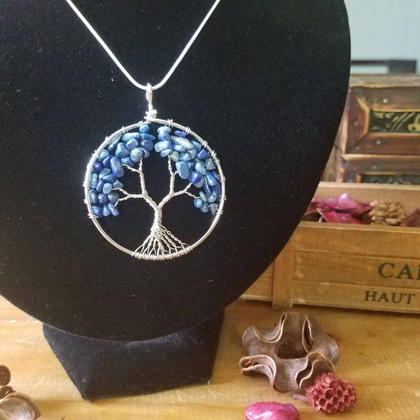 Lapis Lazuli arbre de vie Pierre fil enroulé pendentif sur un cadeaux de Noël de chaîne serpent en argent pour sa pierre de naissance décembre 9e anniversaire