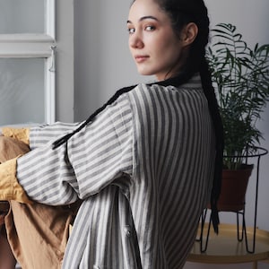 Striped Lightweight Robe, Linen Loungewear, Gray Natural Duster Coat, Bridesmaid Robe Gift, Elegant House Wear, Ethically-Made Bathrobe