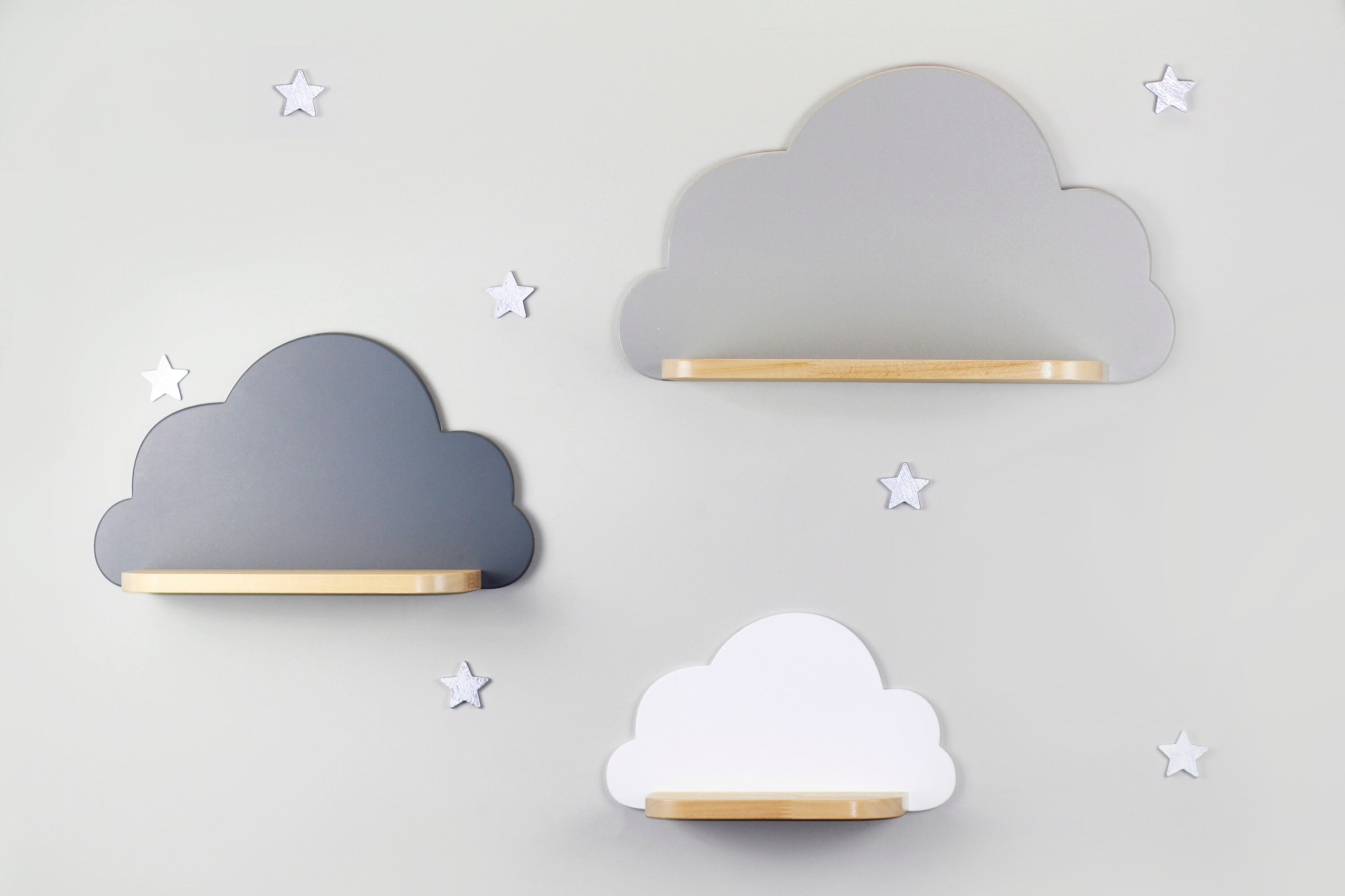 Produktbild von Wolken Wandregal 3er Set Für Kinder: Leuchtendes Regal Mit Lampenfunktion, Batteriebetrieben, Ideal Als Nachttischlampe Im Kinderzimmer