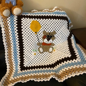 Gehäkelte Bär und Ballon Baby- und Krabbeldecke