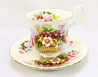 Vintages Royal Albert, Bone China England, Summertime Series ''Fairford'', Porcelain Cup and Saucer