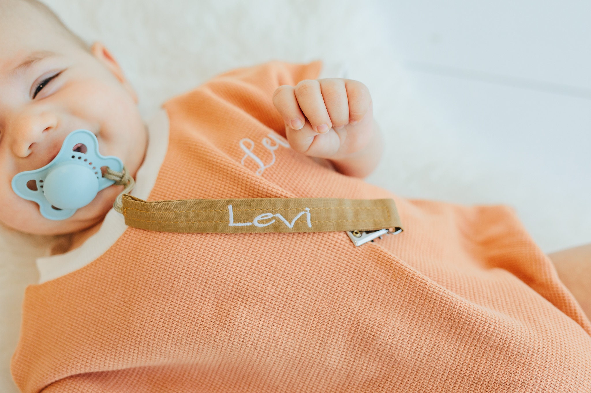 Personalized Embroidered Pacifier Clip, Paci Clip, Baby Shower Gift, 1st Birthday Gift, Baby Gift, Snack Cup Clip, Binky, Seersucker,Newborn