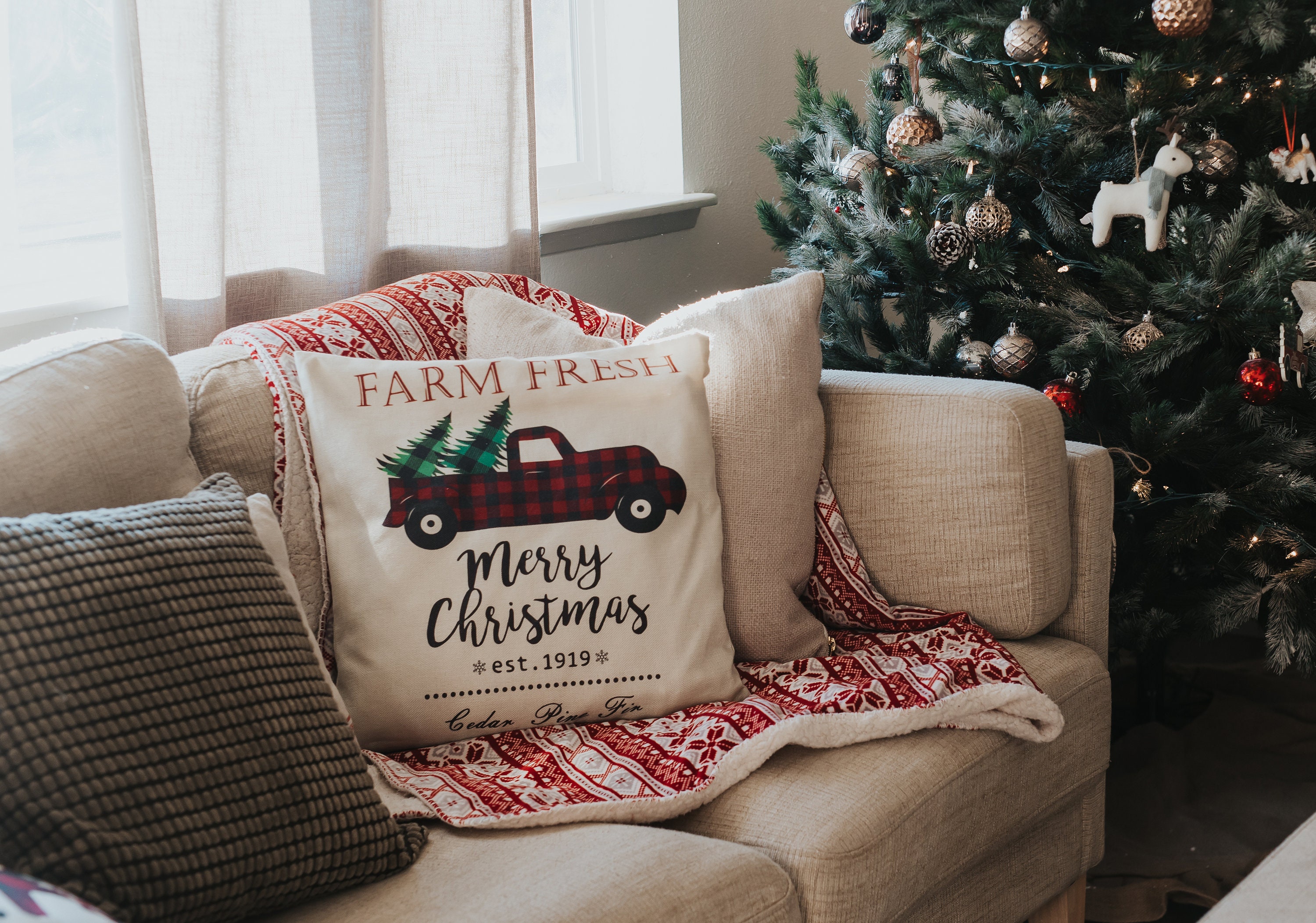 25 Best Christmas Throw Pillows 2019 Christmas Pillow Covers Set Of 4