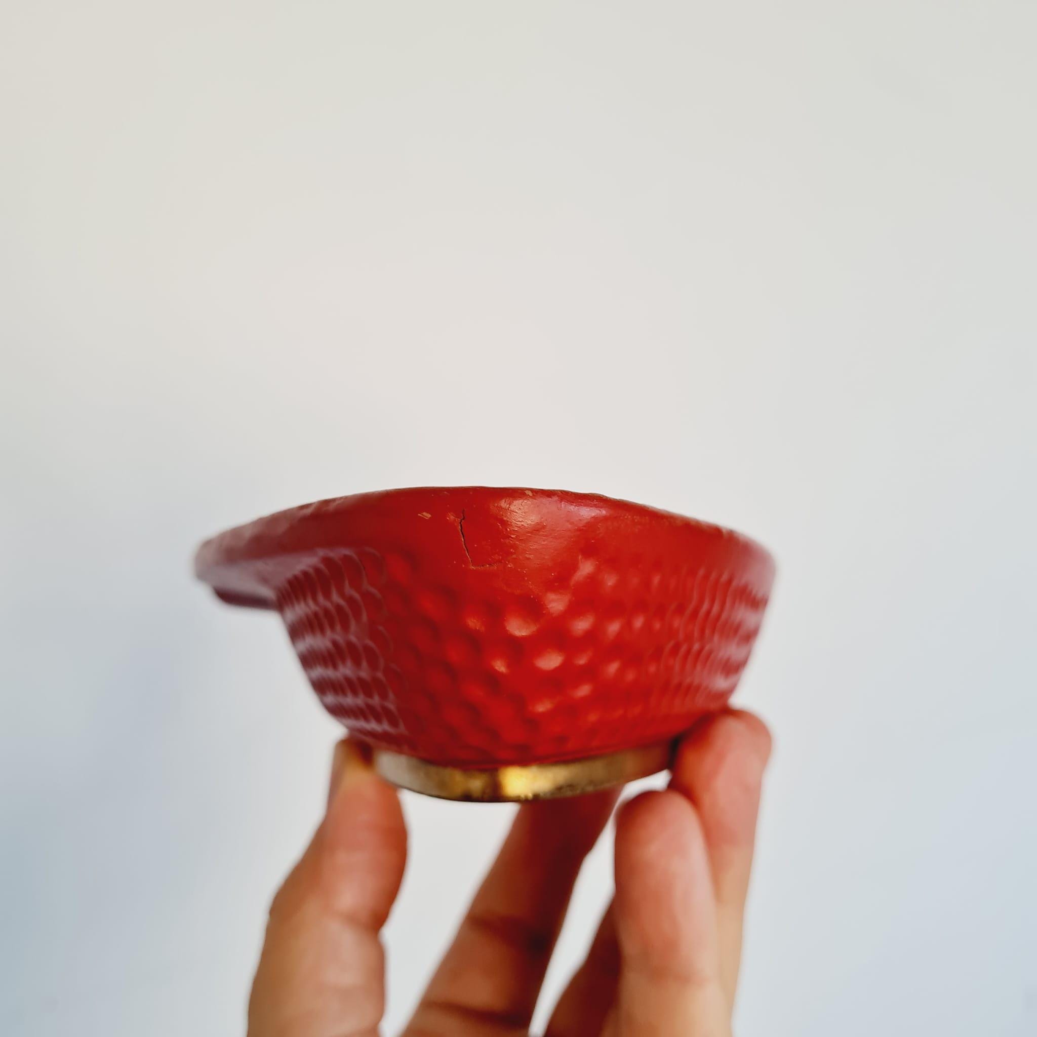 Cendrier En Céramique Motif Cœurs Et Pois - Rouge, Diamètre 10,5 Cm, Hauteur 5,5 Cm, Peint à La Main - 8