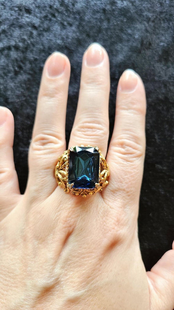 FLORENZA | Regal Faux Sapphire Blue Jewel (10k) & 