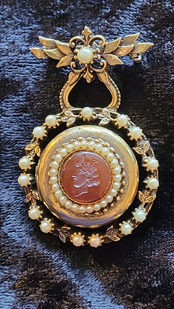 Florenza- Signed Tortoise Shell Glass Cameo Brooch