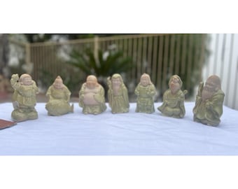 VTG Lachender Buddha Glücksgötter Set Aus 7 Grünen Keramik glasierten Figuren