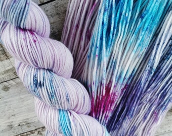 RENEWED VIGOUR handdyed Merino Cashmere Nylon DK yarn.