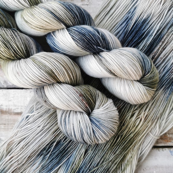 RIVERSTONE en peso de digitación de hilo de calcetín Merino Prima teñido a mano