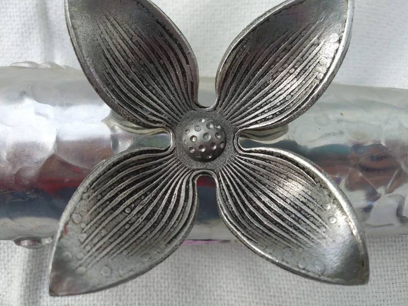 Aluminum napkin holder with magnolia base