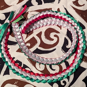 Mexican/Italian Colors Single Braid Satin Graduation Lei Green White Red