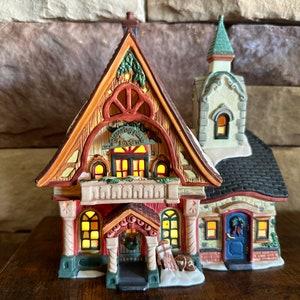 Santa's Workbench Lighted Whispering Pines Tavern Christmas Victorian Village Vintage 1999