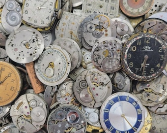 Lotto misto di 5 movimenti di orologi meccanici usati, non testati, per pezzi di ricambio.