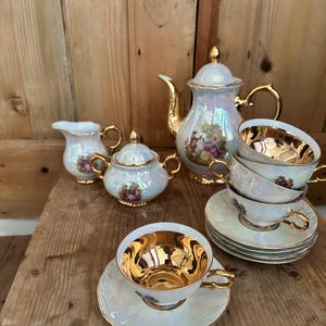 Vintage Bavaria mocha tableware – mother of pearl and gold – 5 cups, saucers, milk jug, sugar bowl and coffee pot