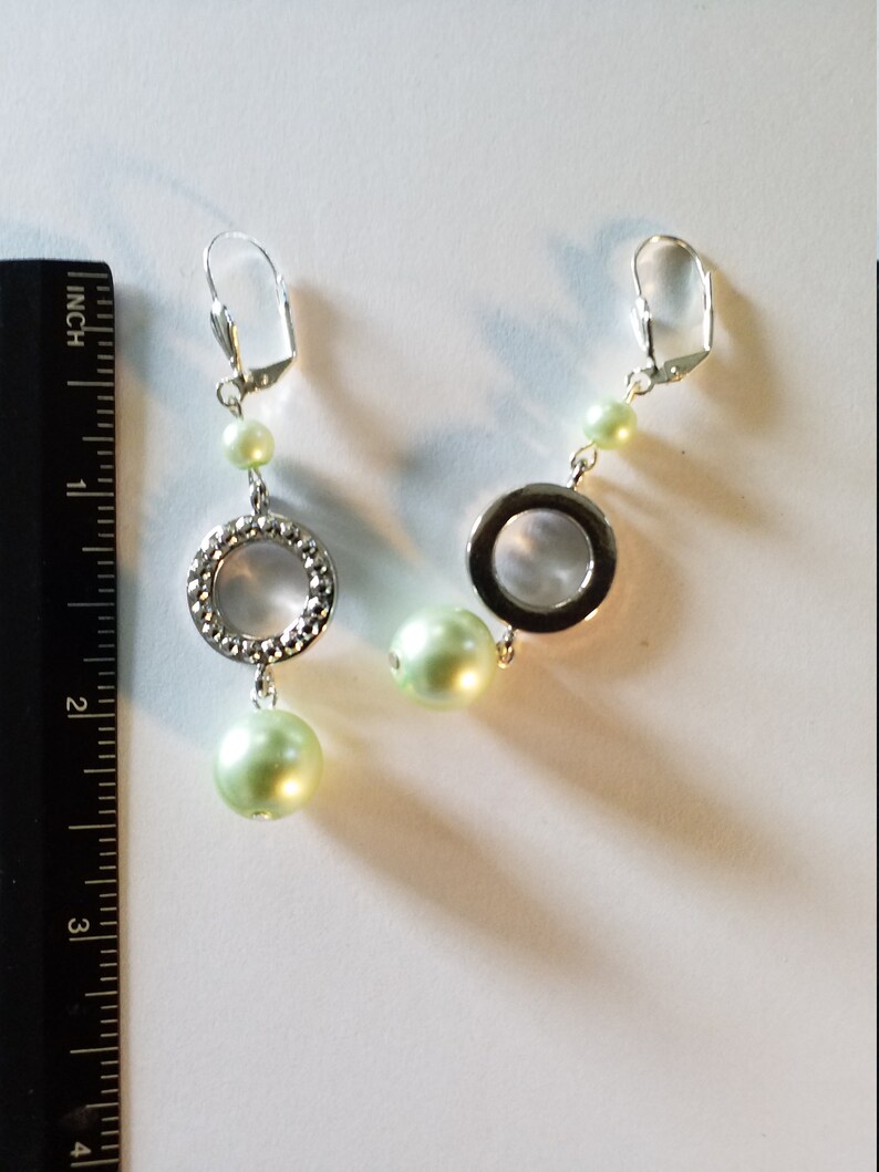 Stretch bracelet. Spring Green Glossy finish faux pearl Y Necklace Drop earrings with whoops