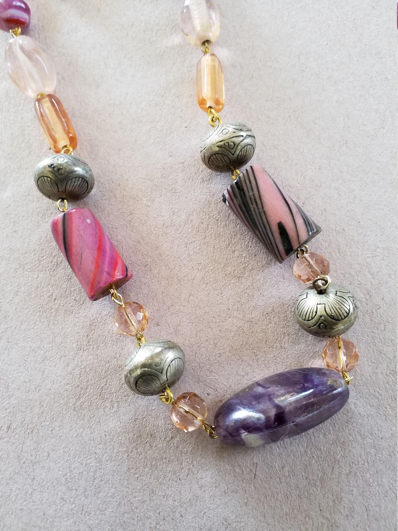 Drop chain earrings. Pink Wire form single chain matinee necklace