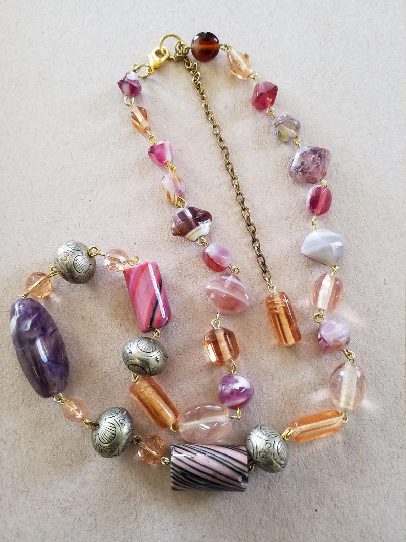 Drop chain earrings. Pink Wire form single chain matinee necklace
