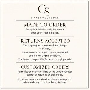 ConexosStudio made-to-order knitwear information card explaining 14-day returns, return condition requirements, sizing assistance, and exclusions for customized or personalized orders.