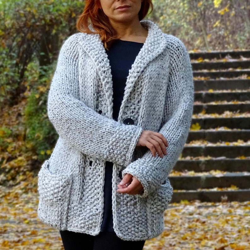 Color: Off white, Dark gray

Material: 
Tweed (blend of wool, viscose and acrylic)
Tweed Yarn with flecks of black, beige color.

MADE TO ORDER!!!