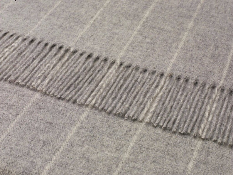 Bronte Moon Merino Lambswool Throw - Thumbnail 3