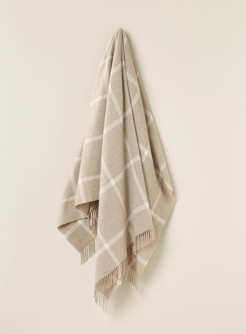 Windowpane Merino Lambswool Throw - Thumbnail 4