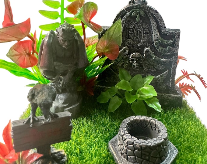 Custom Spooky Goth Raven Satan Devil Gargoyle Clear Jumping Spider Enclosure, Dual Silver Vents, Feed Hole with Stopper, Bottom Opening