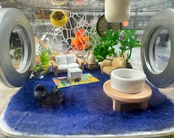 House Furniture Cat Hides, Clear Jumping Spider Sling Enclosure, Dual Silver Vents, Feed Hole w Stopper, Bottom Opening