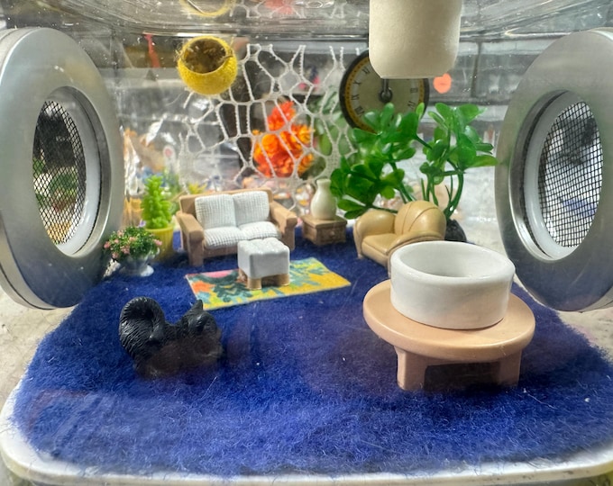 House Furniture Cat Hides, Clear Jumping Spider Sling Enclosure, Dual Silver Vents, Feed Hole w Stopper, Bottom Opening