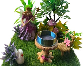 Custom Fairy, Snail, Swan, Includes Hide, Clear Jumping Spider Enclosure, Dual Silver Vents, Feed Hole with Stopper, Bottom Opening
