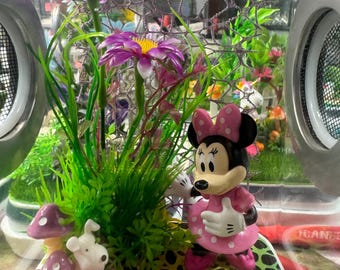 Custom Mouse, Mushroom, Puppy, Hides, Clear Jumping Spider Sling Enclosure, Dual Silver Vents, Feed Hole with Stopper, Bottom Opening