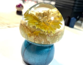Boho Hippie Mushroom Dried Flowers Decor Totem Statue, Teal, Yellow, CLear @3 Inch, Resin Handmade & Painted