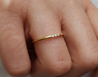 Solid Gold Round Diamond ring, ultra thin ring with 1.3mm width, Knuckle Midi ring for everyday, 3 Diamond band, Minimalist stacking ring