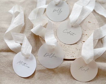 Round Place Cards / Name Tags with Silk Ribbon for Weddings