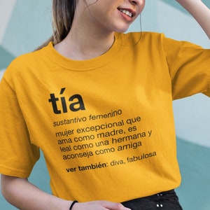 Tia Definition Tshirt - Spanish Titi Gift - Auntie Unisex T-Shirt - Best Aunt Gift - Baby Shower, Pregnancy, Birth, Announcement