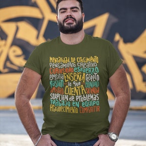 Enseña Lo Que Cuenta - Teach What Counts - Growth Mindset Spanish Teacher Unisex T-shirt image 3