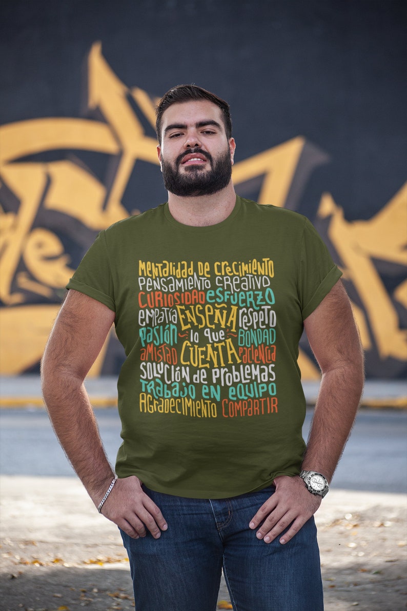 Enseña Lo Que Cuenta - Teach What Counts - Growth Mindset Spanish Teacher Unisex T-shirt image 3