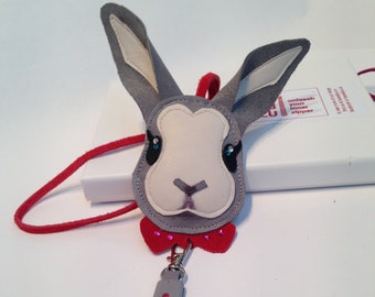 Kaninberlock, påskhare-väskaberlock, söt kaninberlock, mjuk läderkaninberlock, grå/vit läderkaninberlock, grå kanin