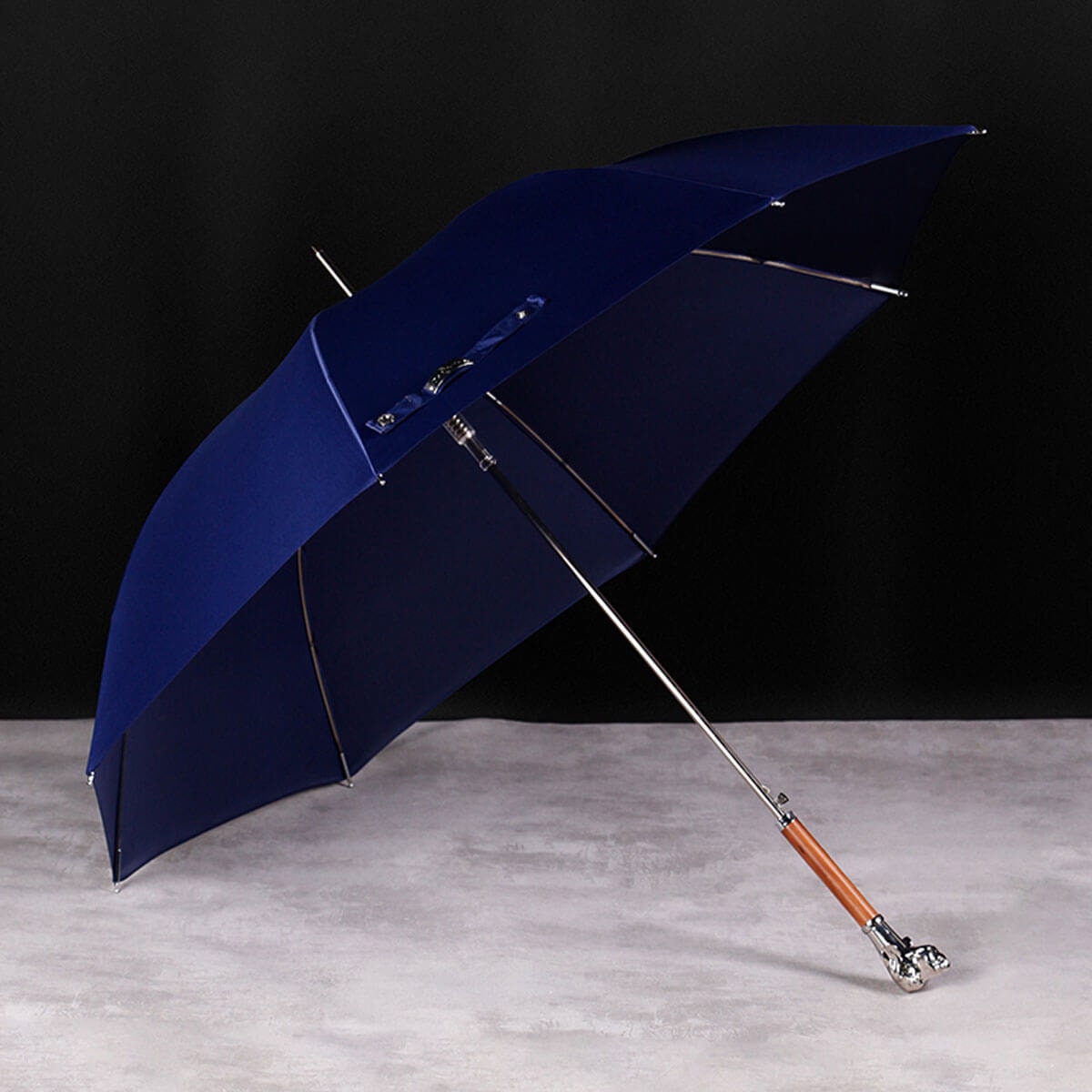 Umbrella with top dog head handle