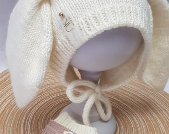 Baby set. Bunny hat. Hat with bunny ears. Knitted baby hat .Knitted socks. White baby hat.